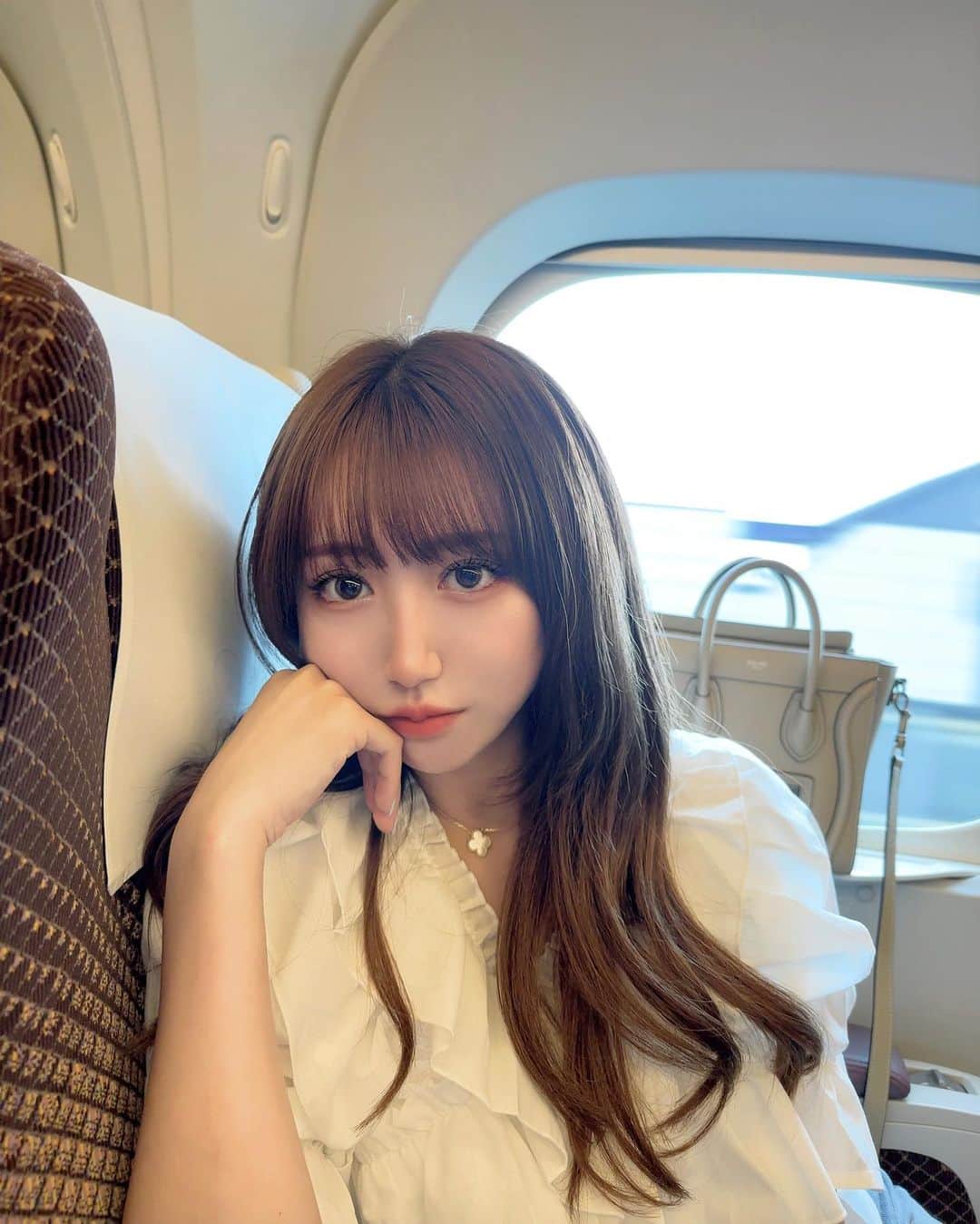 のインスタグラム：「期間限定ロングにしました📔🐈♪♪」