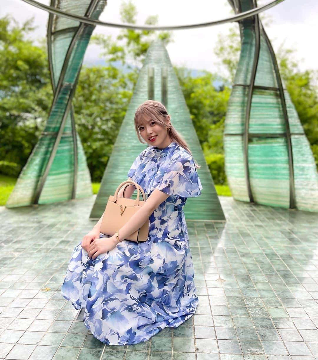 高橋紫微のインスタグラム：「箱根はちょっとしたドライブにちょうどよく頻繁に行くのですが、彫刻の森美術館には初めて行きました！ Hakone is just right for a short drive, and I go there frequently, but this was my first visit to the Mori Art Museum in Hakone！ 每次去箱根都合适开车，而且经常去！但这是我还是第一次去箱根雕刻之森美术馆！」
