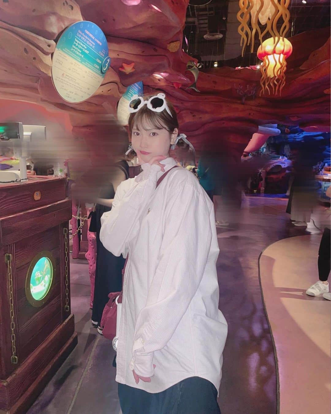 伊藤純奈のインスタグラム：「.  いつかのDisney🪼  リボンとか付けちゃったりして 満喫しました。 普段しない髪型とかしたく なっちゃうよねえ。」
