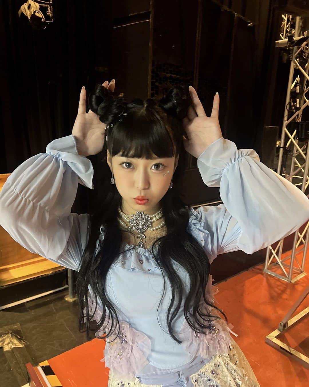 のインスタグラム：「MUKUENA Fes with ME 2023 TOKYO & OOSAKA きてくれた方ありがとうございました🙇🏻‍♀️❤️‍🔥 この日のために色々考えて準備してきたから みんなにたくさん楽しんでもらえて本当に幸せな2日間でした☺︎  去年と比べて開催都市も増えて、会場も大きくなって、 クオリティーもアップして、どんどんパワーアップしていくむくえなを見てもらえたんじゃないかなと思います！ そんなむくえなの姿を見せれるのも みんながいつも応援してくれて、会場に足を運んでくれるからです 本当にいつもありがとう！  これからも応援よろしくお願いします🙇🏻‍♀️ だいすきだよ！🖤」