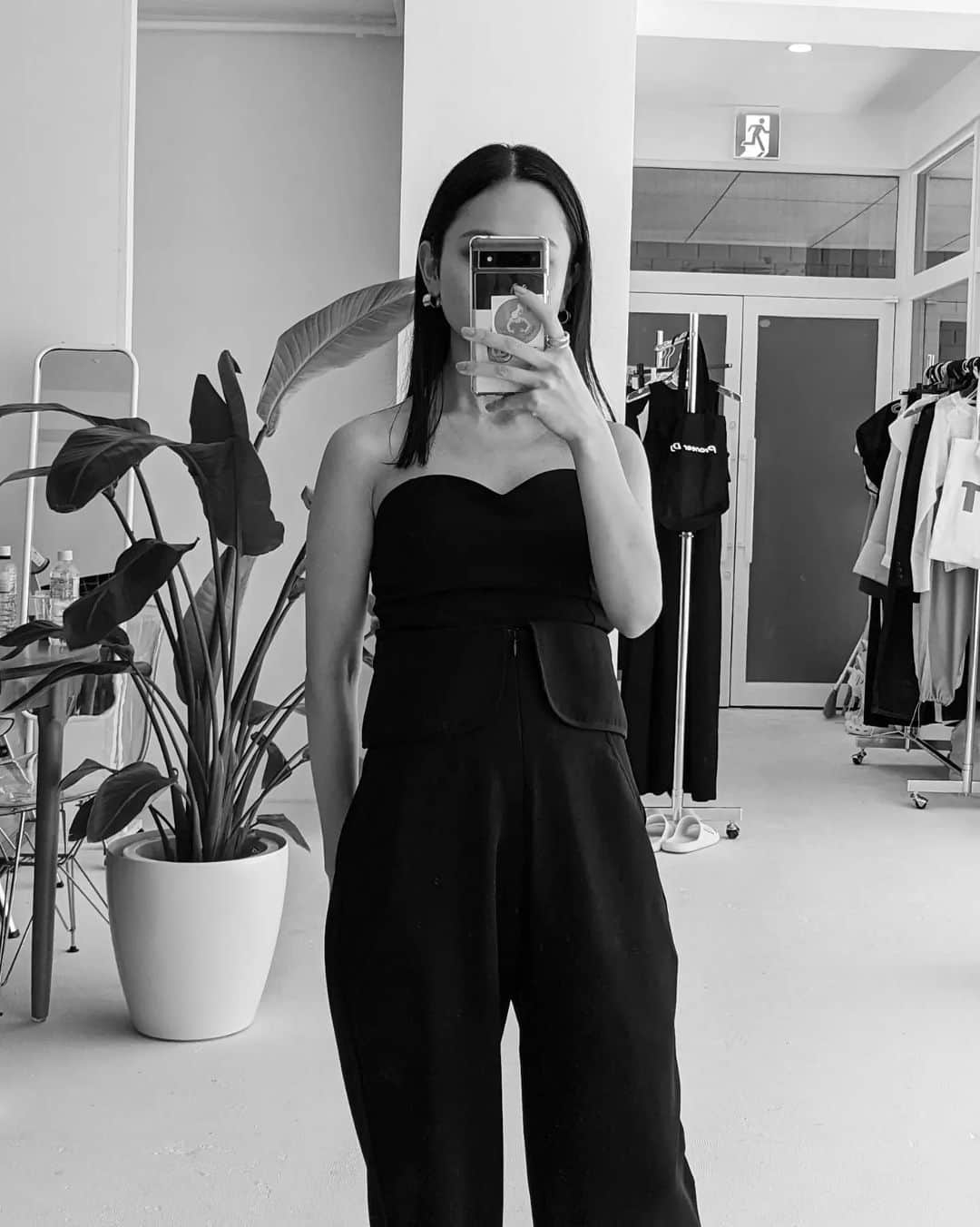 小川琴美のインスタグラム：「🤳🏻」