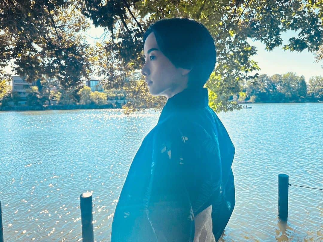 板垣李光人のインスタグラム：「浴衣の写真を撮ってもらったら、真夏の逢魔時に数時間だけ現れる蜃気楼みたいな感じになりました。  #怖い絵本」