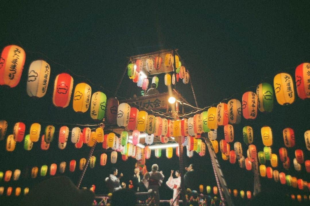 中嶋桃花さんのインスタグラム写真 - (中嶋桃花Instagram)「中学生ぶりの祐天寺のお祭り🏮  とーっても懐かしい気持ちになりました✨  盆踊りもしっかり参加して、フランクフルトとラムネとゲットしました😽  人が本当に多くて短い時間で退散したけど、やっぱり夏祭りは何歳になってもワクワクするね❤︎」8月10日 21時17分 - momoka_nakajima