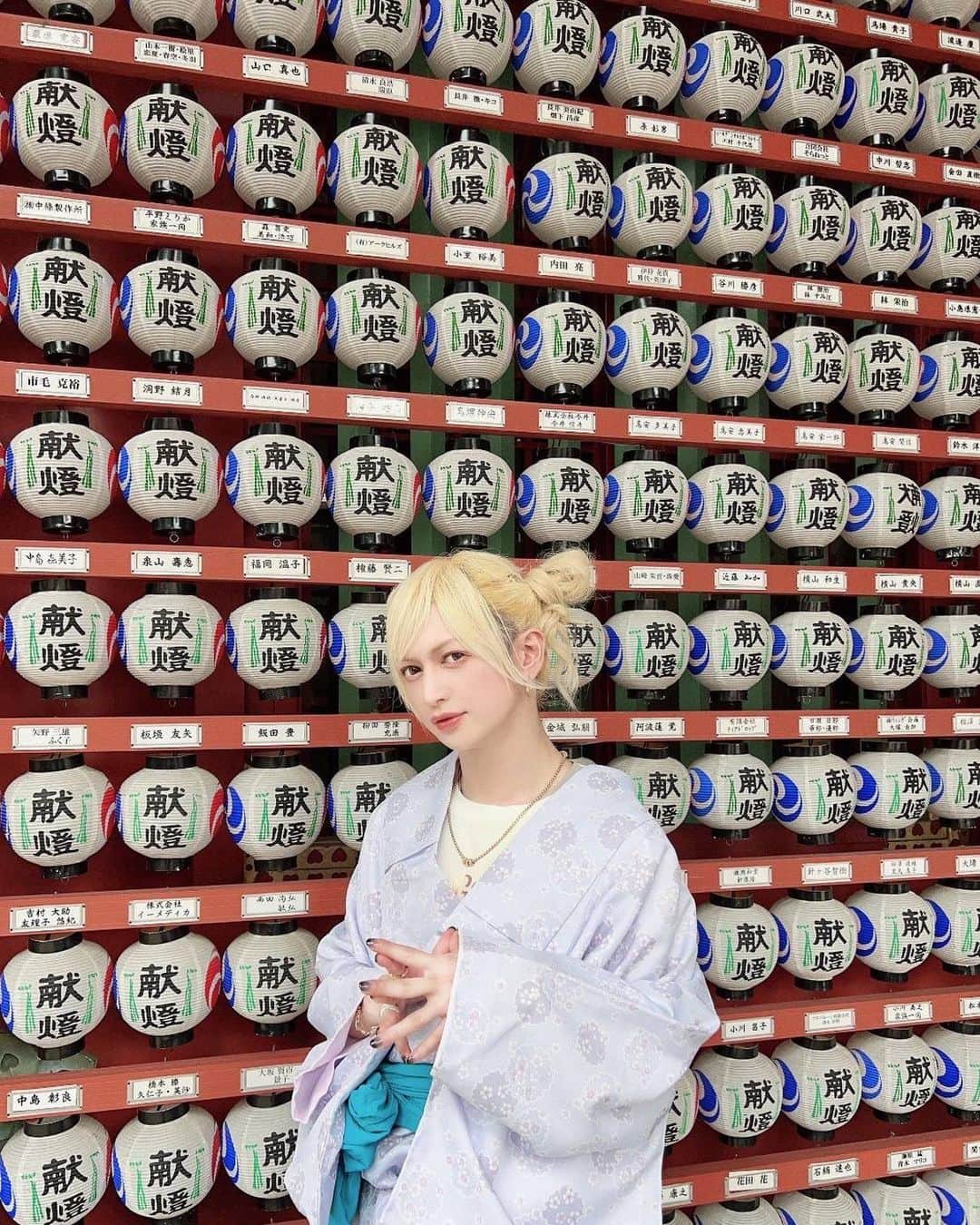 一聖さんのインスタグラム写真 - (一聖Instagram)「神社でライブ！今年は卯年！てなわけで即座に思い浮かんだのがステラ・ルー！ 本来の姿は1番最後に載せておきます、、 ⁡ ダッフィー「君は星の様に輝いているね」 ⁡ #神田明神 #神社 #浴衣　 #ダッフィーアンドフレンズ #ステラルー #TDS #東京ディズニーシー #SSコロンビア号 #ダッフィーアンドフレンズのスマイルアンドファン #ダッフィーアンドフレンズのワンダフルフレンドシップ #Stella #ダンサーを夢見るウサギの子 #Tシャツ #dreamgoround #BugLug #一聖 #ディズ兄さん」8月10日 21時30分 - buglug_issei