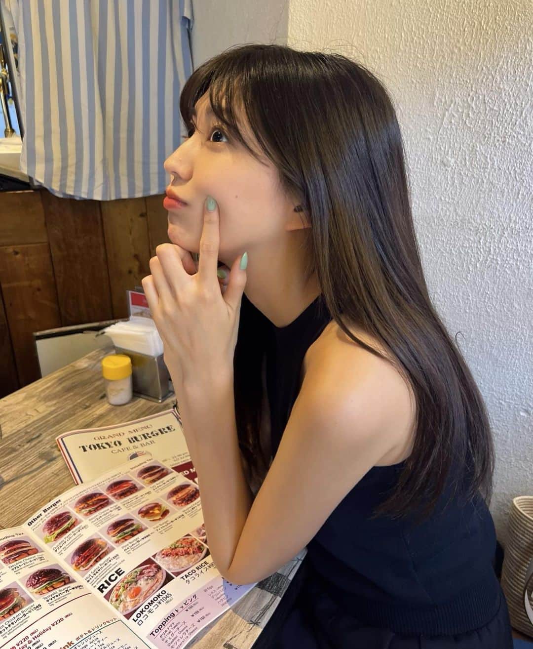 岩﨑名美さんのインスタグラム写真 - (岩﨑名美Instagram)「この大きさのハンバーガー綺麗に食べれたことない🍔🤪」8月10日 21時32分 - nami_iwasaki