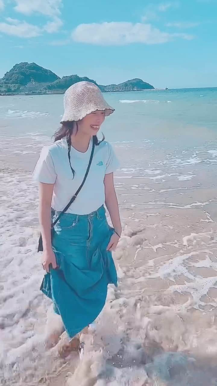 岸田麻佑のインスタグラム：「#夏 #summer #海  #夏が来るから海へ行こうよ」