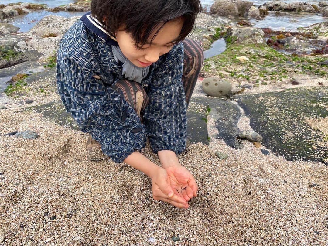 村山輝星のインスタグラム：「📣 まもなく放送開始！！！  坂井凪子役で出演いたします、 NHK 特集ドラマ「軍港の子〜よこすかクリーニング1946〜」 このあとすぐ、22時より放送です！！！  2023年8月10日(木)22:00~  是非チェックお願いいたします📺  #村山輝星 #劇団東俳 #Tプロジェクト #軍港の子 #よこすかクリーニング1946 #オフショット」