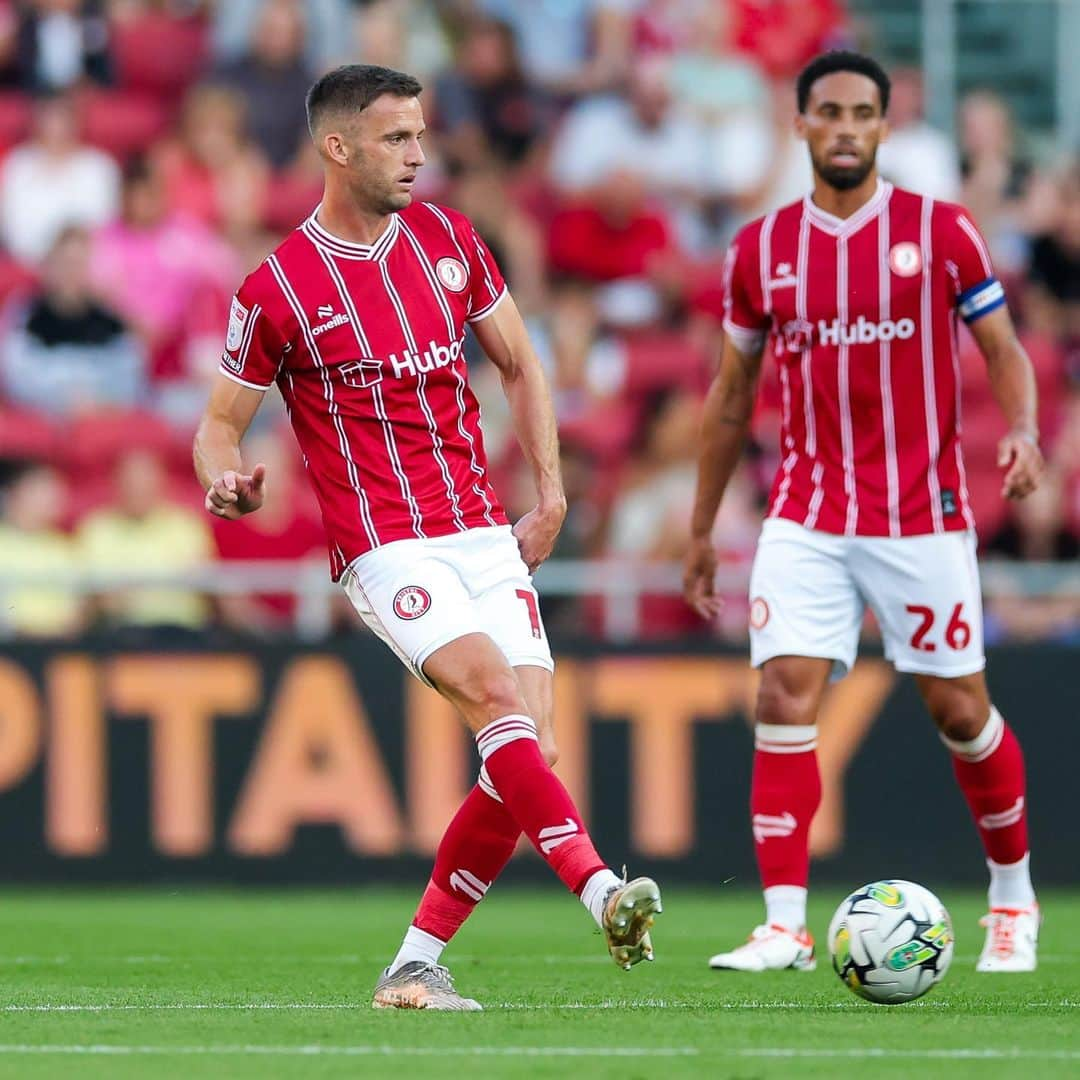 アンディー・キングのインスタグラム：「5 goals and into the next round.  @haydonjr @ephraimyeboah_ well done on your debuts and the man @kalnaismith14 back from injury with a goal. Good night all round 🙌🏼👏🏻」