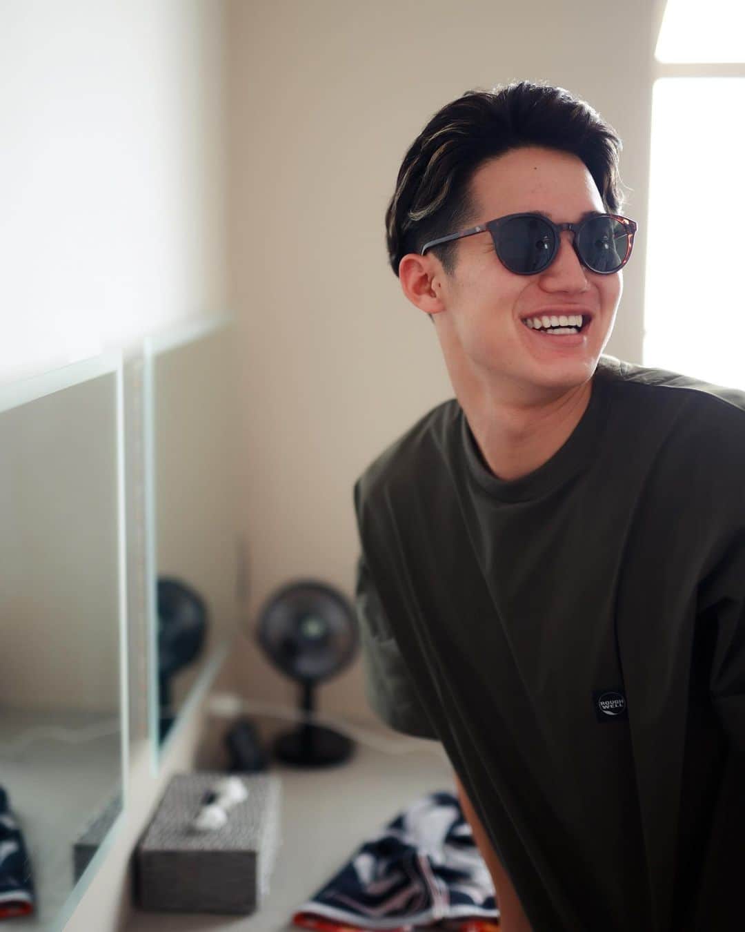 荒井陸のインスタグラム：「@roughwell_wear 😊🕶️💚」