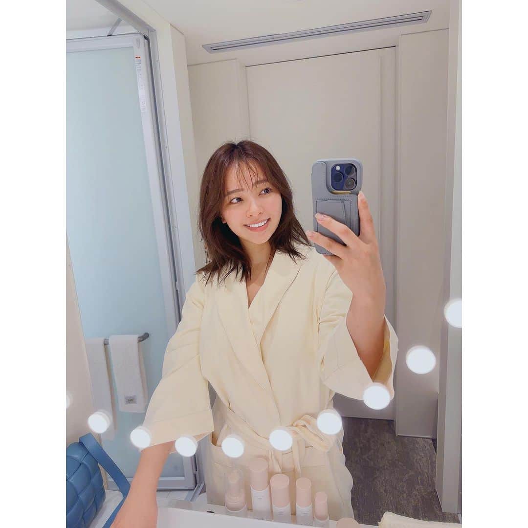 水崎綾女のインスタグラム：「仲松さんのおかげでデコルテがものすごく綺麗になって嬉しい♡足も浮腫みにくくなってきたし、そこそこそこっ！っていうポイントを押してくれるのでありがたすぎる。  @and.n_tokyo  @and.n_nakamatsu」