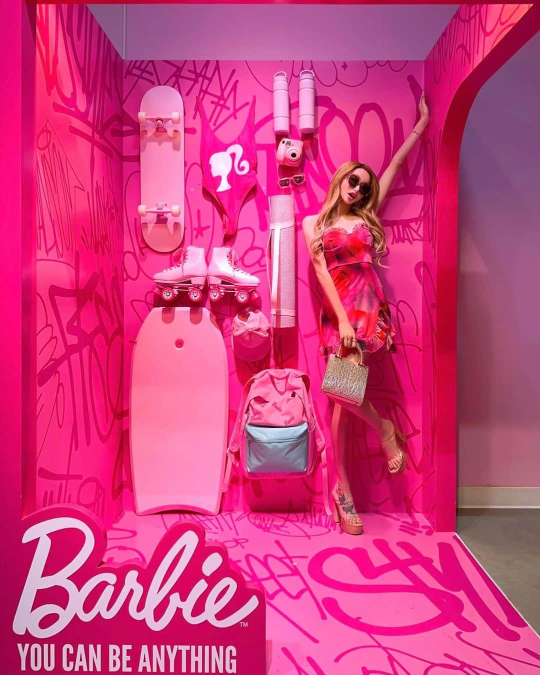 ほずにゃむさんのインスタグラム写真 - (ほずにゃむInstagram)「kawaii🩷💠🍭🦄໒꒱· ﾟ . . .  #barbie  #barbiedoll  #barbiegirl  #barbieworld  #barbiemakeup」8月10日 21時57分 - hozunyam0818