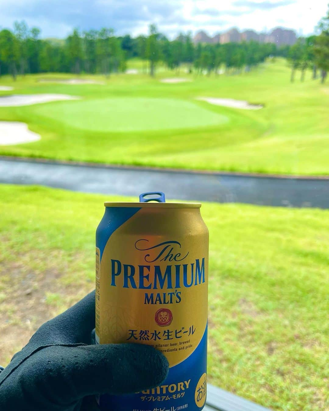 柑谷あゆみさんのインスタグラム写真 - (柑谷あゆみInstagram)「15番⛳️名物ホール「戸塚の壁」 ドライバーが一度もうまく当たりませんでした🥲  昨日は土砂降りだったり晴れたり、最後は雷で中止に… 涼しくてよかったけど最後までまわりたかったな😭  #戸塚カントリー倶楽部  #戸塚の壁 #ドライバーショット #エンジョイゴルフ #デサントゴルフ #ゴルフウェア  #ゴルフ女子 #golf  #golfing  #golflife  #golfgirl  #instagolf  #golfer #골프 #골프웨어 #กอล์ฟ  #ゴルフコーディネート #ゴルフファッション #ゴルフ好きな人と繋がりたい」8月10日 13時24分 - kantani_ayumi