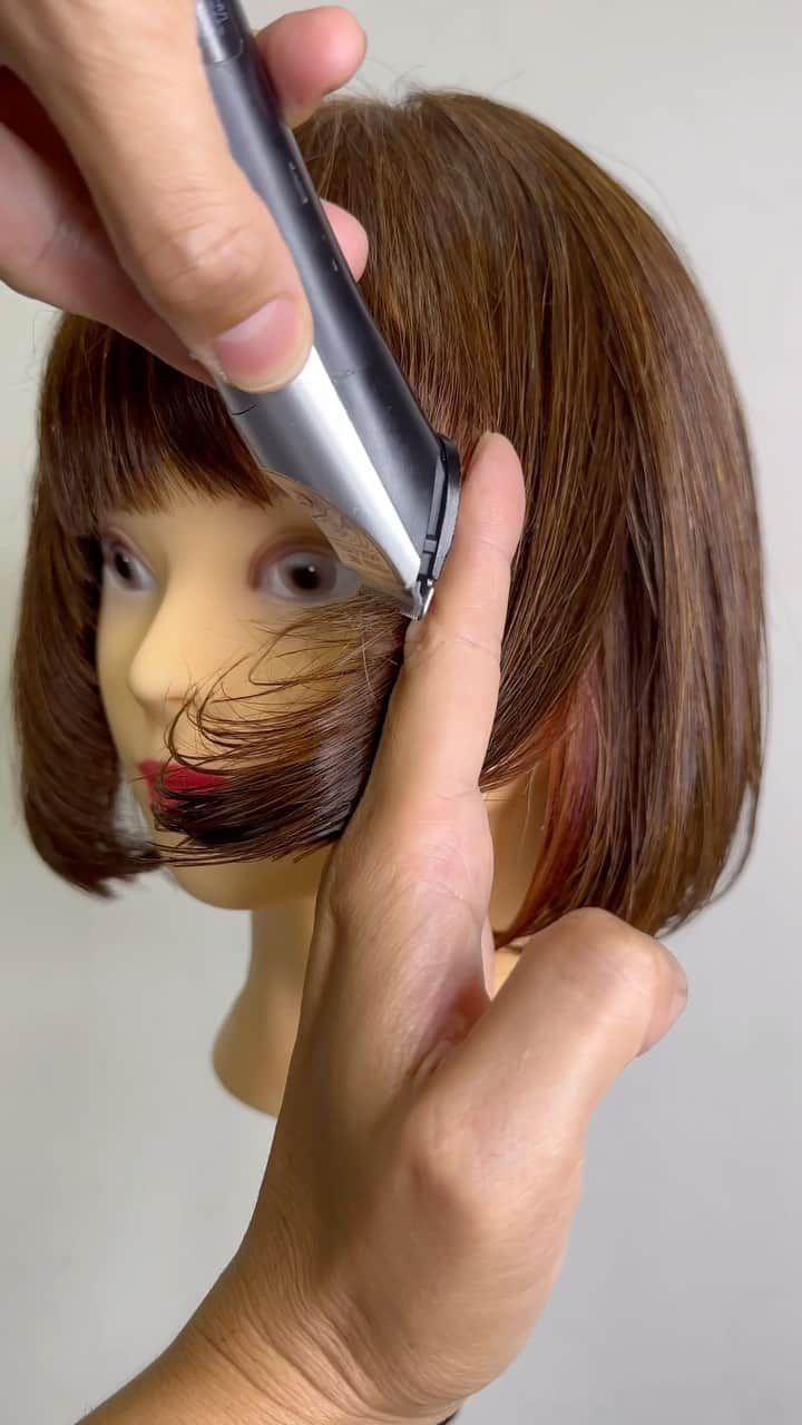 鶴谷和俊のインスタグラム：「Lighten your face with a cut.  カットで顔まわりを軽くする✂️  #hair  #hairstyle #hairstyles #hairstyleideas #hairstylest #hairstyleoftheday #hairstyle #hairstylevideo #hairstyletutorial #hairstyles_ideas.」
