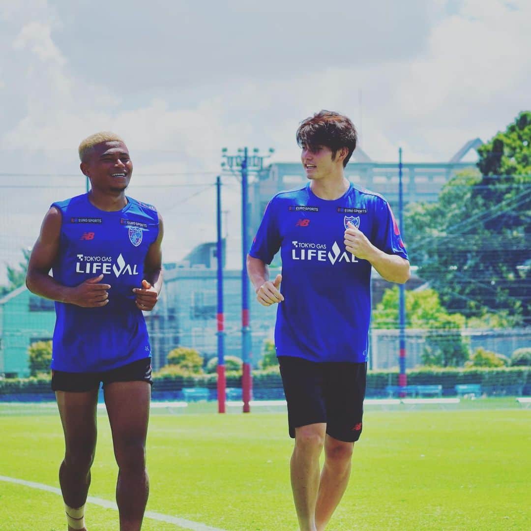 のインスタグラム：「🔵🔴 😊😊 @bg_kashif @kimuraseiji0824  #バングーナガンデ佳史扶 #木村誠二  #FC東京 #fctokyo #tokyo」