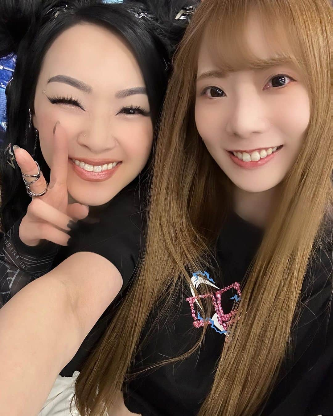 堀内華央理さんのインスタグラム写真 - (堀内華央理Instagram)「❤️ @vampybitme ❤️ Thank you so much Vampy for being super nice n thoughtful! I had so much fun working n spending time with you :)  #kaorihoriuchi #堀内華央理 #bakusutesotokandaicchome #バクステ外神田一丁目 #idol #japaneseidol #tokyo #japan #streamer #twitchstreamer #game #아이돌 #게임 #트위치 #實況主 #偶像 #EVO #EVO2023 #Lasvegas #ラスベガス」8月10日 14時02分 - horiuchikaori