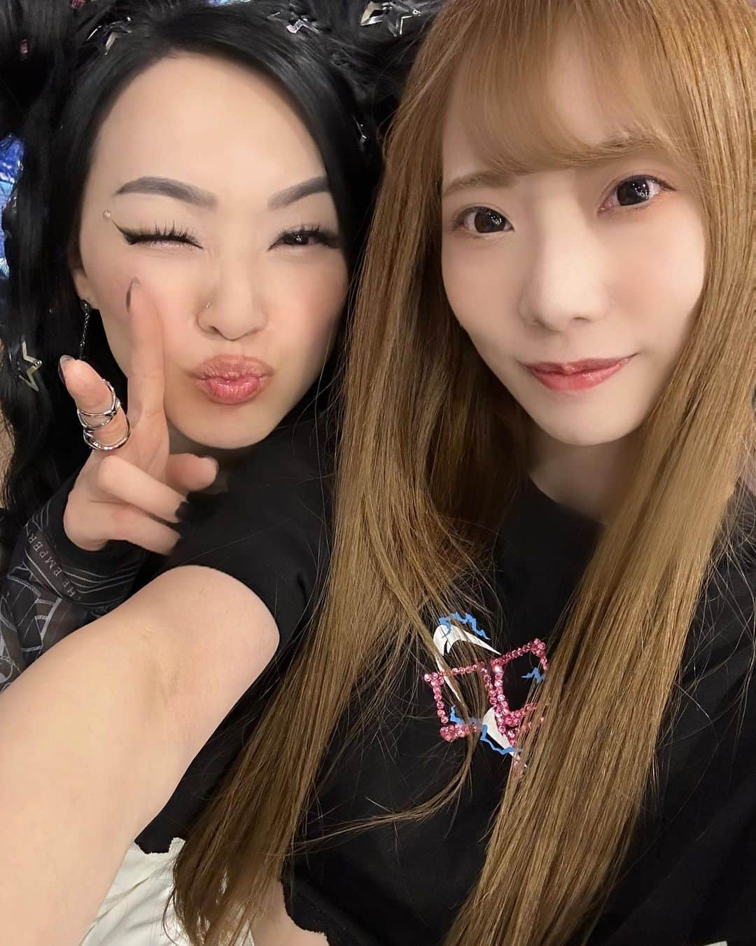 堀内華央理さんのインスタグラム写真 - (堀内華央理Instagram)「❤️ @vampybitme ❤️ Thank you so much Vampy for being super nice n thoughtful! I had so much fun working n spending time with you :)  #kaorihoriuchi #堀内華央理 #bakusutesotokandaicchome #バクステ外神田一丁目 #idol #japaneseidol #tokyo #japan #streamer #twitchstreamer #game #아이돌 #게임 #트위치 #實況主 #偶像 #EVO #EVO2023 #Lasvegas #ラスベガス」8月10日 14時02分 - horiuchikaori