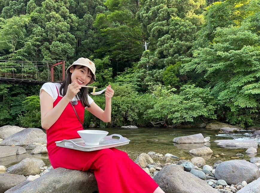 松井咲子のインスタグラム：「本日このあと16:30からマチコミにて秋田ロケの放送あります！  今回は湯沢市・羽後町・横手市エリアをご紹介！  テレ玉、チバテレ、tvkでご覧いただけますので是非♡ 後日YouTubeにもアップされます〜🌾  今回も大大大満喫！ 楽しそうな写真盛りだくさんです最高！どこも画になる！  #秋田県 #湯沢市 #羽子町 #横手市 #横手市増田まんが美術館  #道の駅十文字 #横手やきそば #川原の湯っこ  #小安峡大噴湯  #ヤマモ味噌醤油醸造元  #西馬音内盆踊り #道の駅うご #端縫いの郷  #マチコミ」