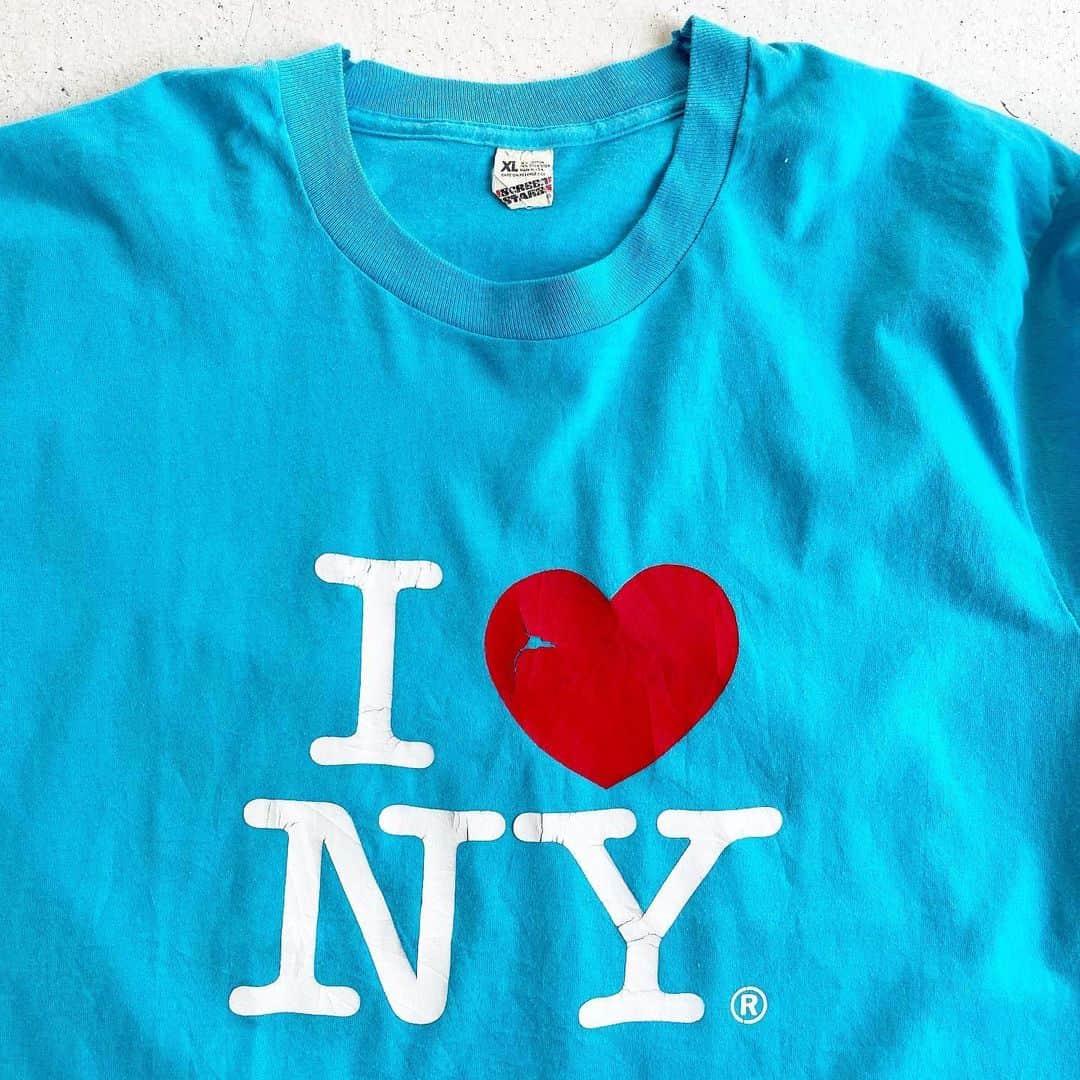 DROP...vintage select shopさんのインスタグラム写真 - (DROP...vintage select shopInstagram)「1980s  New York City I♡ NY Print T-shirt Skyblue MADE IN USA 【XL】  忘れかけてた頃にやってくる 大名作🩵  基本に帰りたいイマ。  まさしく"イマ"なやつ◎」8月10日 14時14分 - tokyo_drop