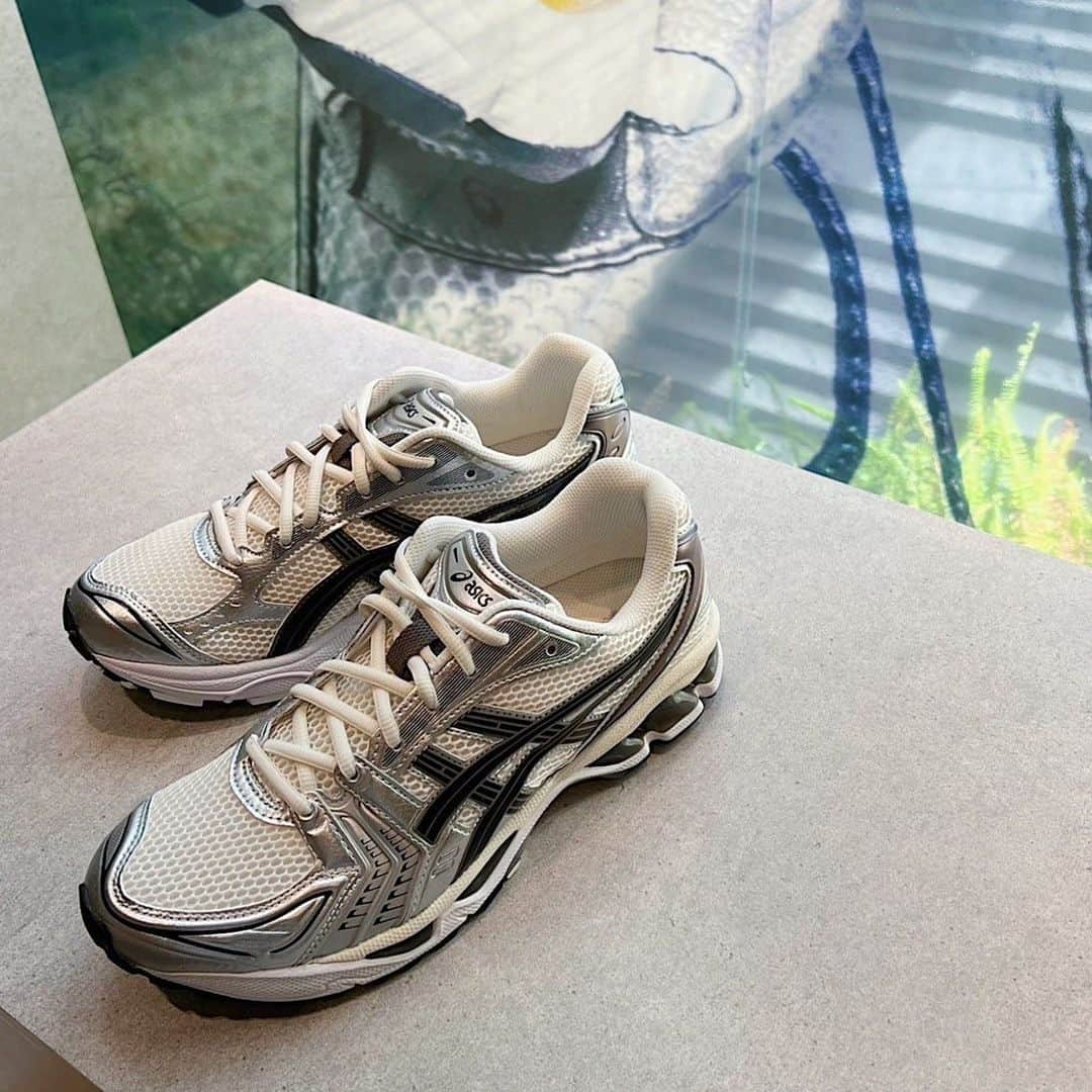 H BEAUTY&YOUTHさんのインスタグラム写真 - (H BEAUTY&YOUTHInstagram)「8/17(木)発売 (写真はサンプル)  ＜asics＞ GEL-KAYANO 14 for men ¥17,600  ※お一人様一点までのご購入とさせていただきます ※お取り置き・店舗通販は8/21(月)より承ります ※エイチビューティーアンドユースのみでの展開となります  #H_beautyandyouth @h_beautyandyouth #エイチビューティアンドユース #BEAUTYANDYOUTH #ビューティアンドユース #Unitedarrows #ユナイテッドアローズ #asics #gt2160 #gelkayano14」8月10日 15時21分 - h_beautyandyouth