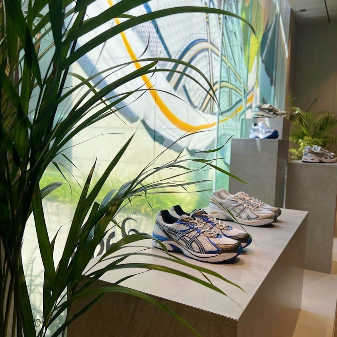 H BEAUTY&YOUTHさんのインスタグラム写真 - (H BEAUTY&YOUTHInstagram)「From today, we are holding＜ASICS＞POP UP. Looking forward to seeing you.  今回新しくローンチする＜ASICS ＞GT2160のポップアップを開催いたします。 是非この機会に店頭でご覧ください。  #H_beautyandyouth @h_beautyandyouth #エイチビューティアンドユース #BEAUTYANDYOUTH #ビューティアンドユース #Unitedarrows #ユナイテッドアローズ #asics #gt2160 #gelkayano14」8月10日 15時22分 - h_beautyandyouth
