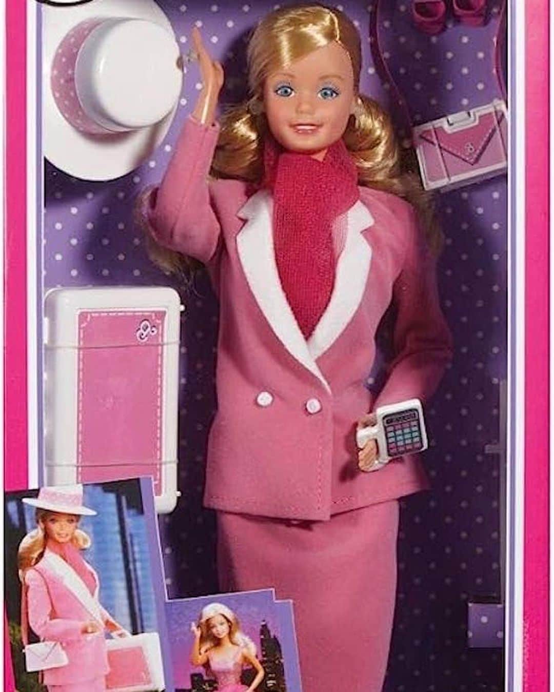 WWDジャパンさんのインスタグラム写真 - (WWDジャパンInstagram)「コラム：バービーの華麗なるお仕事遍歴　宇宙飛行士や大統領、牧場主など女性のキャリア変革を応援  8月11日に日本でも公開される話題の映画「バービー（Barbie）」。もちろんその主役は、1959年にマテル（MATTEL）が発売した世界的ファッションドールの「バービー」だ。ティーンファッションモデルとして登場し、“キャリアをスタート”した彼女は、ファッションや医学、飲食、俳優、メディアさらには軍事などさまざまな業界の仕事を通して、時代変化に合わせたスタイルを見せてきた。社会規範が変化し始めた60年代には、女性解放の象徴的存在となり、小さな女の子たちは人形として遊ぶだけでなく、バービーを通して自分のキャリアへの願望を表現するようになった。  作中でも、イッサ・レイ（Issa Rae）が“大統領バービー”を、エマ・マッキー（Emma Mackey）が“ノーベル物理学賞受賞バービー”をそれぞれ演じている。さまざまな顔を持つ「バービー」の魅力を探るべく、女性の職業の変革にもスポットを当ててきた彼女の遍歴を振り返る。  コラム全文は @wwd_jp プロフィールのリンクから  GARETH CATTERMOLE/GETTY IMAGES © FAIRCHILD PUBLISHING, LLC、GETTY IMAGES FOR WARNER BROS. © FAIRCHILD PUBLISHING, LLC、IAN WALDIE © FAIRCHILD PUBLISHING, LLC、MATTEL © FAIRCHILD PUBLISHING, LLC  #バービー#映画バービー#Barbie#barbiedoll#バービー人形#映画#MATTEL#margotrobbie#ryangosling#dualipa#gretagerwig#americaferrera#emmamackey#samsmith」8月10日 15時40分 - wwd_jp