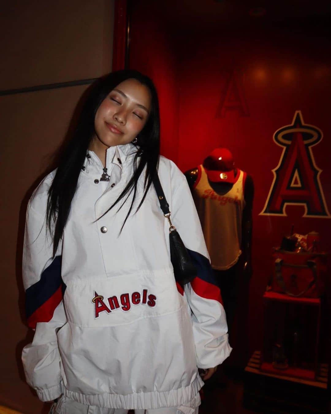 のインスタグラム：「Photos from last night⚾❤️🖤」