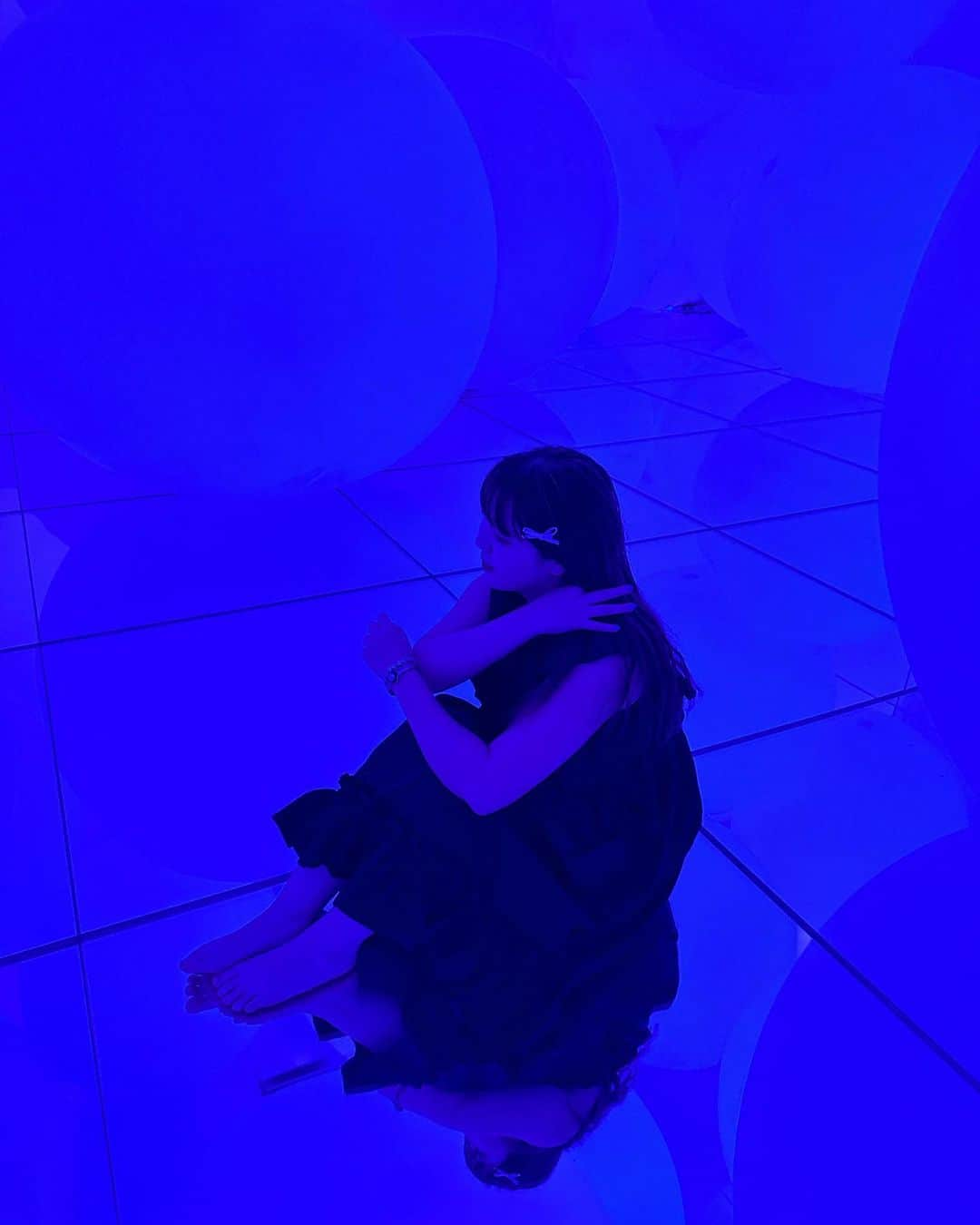 そわんわんさんのインスタグラム写真 - (そわんわんInstagram)「はじめての　@teamlab.planets 🦋」8月10日 16時03分 - _wanco02m