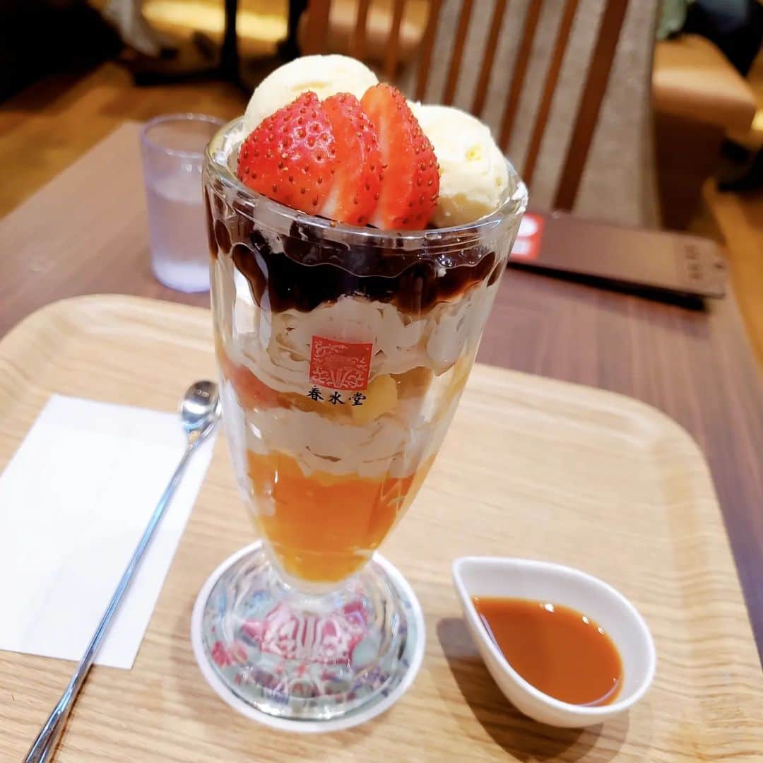 常世晶子のインスタグラム：「昨日の台湾スイーツ。 今の気分、陽気🎶  今は陽気だけれど、明日も陽気とは限らない。  ここまで書いたら眠くなって来た…😪夏休みだね☀️  #雑事にやられる #仕事しなくちゃ  #甘いもの #大好き  #ペロッといただきました #🥄😋」