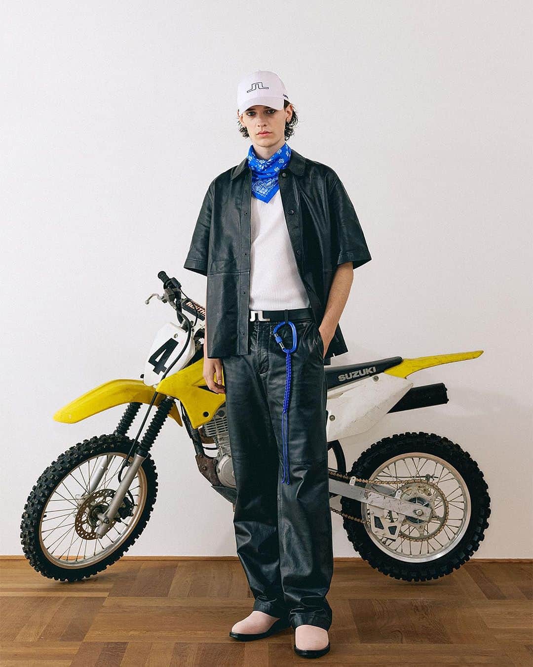 HYPEBEASTさんのインスタグラム写真 - (HYPEBEASTInstagram)「@hypebeaststyle: @jlindebergofficial has unveiled its latest collection for the Spring/Summer 2024 season. This time around, the capsule draws from sportswear influence as an overall motocross aesthetic is present throughout. A range of jackets, coordinating sets, oversized tops, technical wear, biker shorts, and more are included as the use of nylon and technical fabrics are utilized. Swipe to get a closer look.⁠ Photo: Frederik Lentz Andersen」8月10日 16時17分 - hypebeast