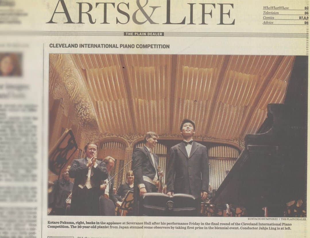 福間洸太朗さんのインスタグラム写真 - (福間洸太朗Instagram)「Exactly 20 years ago today, my life changed tremendously by receiving this honorable award.I am very grateful to the Cleveland International Piano Competition for giving me the opportunity to debut as a pianist and opening many doors.  Today, I want to share my story hidden behind the result of the competition. There was a big article in the local newspaper the day after the competition's end, and the critic apparently wasn't convinced with the result and criticized my immature playing. I was shocked and sad to read it. Also, as a part of the reward, I was going to work with an agent in USA for several years, and at the first meeting with my new agent, I was asked about my concerto repertoire, and I honestly named five concertos I had studied by then, of which I had performed only two with orchestras. I clearly remember the surprised face of the competition's executive director which said "What!? 😳".  Then I wondered if I really deserved to be the 1st prize winner of the competition. However, in the end, those negative aspects became a springboard for me to study harder to become a musician worthy of the title, which led to my subsequent activities. I am now grateful to everyone, including the critic who taught me the harshness of the world of professional musicians.  Today, I remind myself of the feelings I had after winning the CIPC and commit myself to study music even more deeply (not harder!). Thank you for your continued support. Kotaro  ちょうど20 年前の今日、この賞を受賞したことで私の人生は大きく変わりました。  私にピアニストとしてのデビューの機会を与え、多くの扉を開いて下さったクリーヴランド国際ピアノコンクールには感謝の思いでいっぱいです。  ただ、実はコンクール終了翌日の新聞に大きな記事が出ましたが、評論家は結果に納得していない様子で私の未熟な演奏を批評し、私はショックで悲しい気持ちになりました。また、褒賞の一部として米国で一緒に仕事する新しいエージェントとの初打ち合わせで、コンチェルトのレパートリーを聞かれ、それまでに勉強した５曲を正直に挙げ、そのうち２曲だけオケと共演したと言った時、彼とコンクール事務局長に「えっ？」と驚かれたこともショックでした。  果たして自分は「本当に優勝者に相応しかったのか？」という疑問が残りました。でも、結果的にそれがバネとなり、コンクール覇者に見合う音楽家になるべく猛勉強したことが、その後の活動に繋がっていったのだと思います。私にプロの音楽家の世界の厳しさを教えてくださった批評家も含め、今では全ての人々に感謝しています。  今日、20年前のあの日に想いをはせ、新たな決意のもと、より深く音楽の研鑽に励んでいくことを心に誓います。  今後とも、応援のほどよろしくお願いいたします。  福間洸太朗  #20yearsago #LifeTurningPoint #ClevelandInternationalPianoCompetition #20年前 #ターニングポイント #クリーヴランド国際コンクール #初心忘るべからず」8月10日 16時28分 - kotarofsky