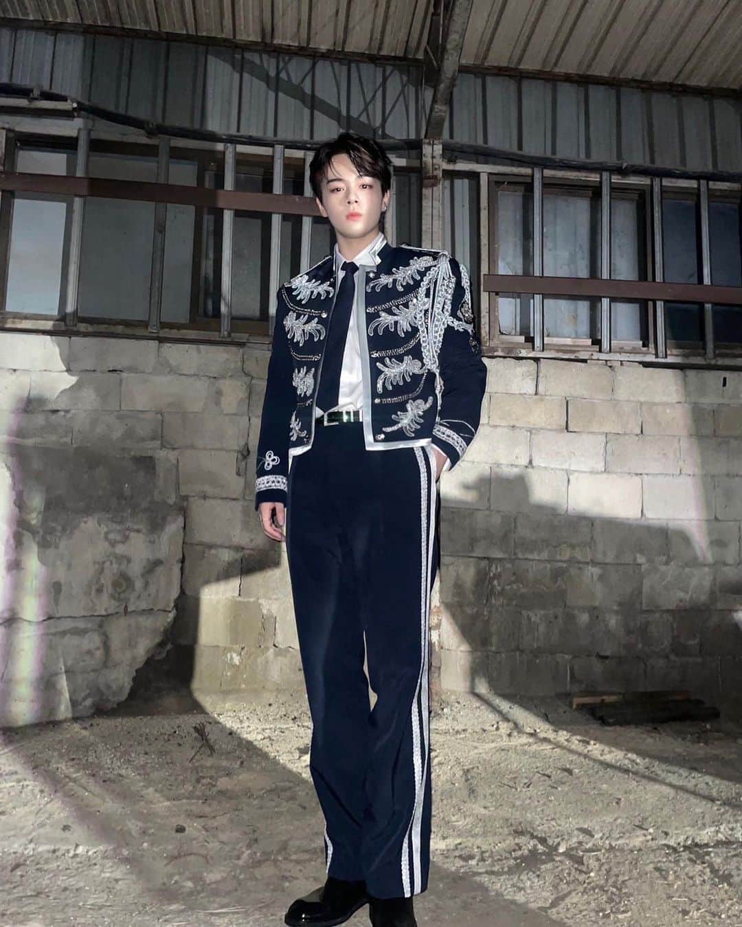 【公式】JO1さんのインスタグラム写真 - (【公式】JO1Instagram)「どうもこんにちわ。シオンだよ こちらのお二人はケイゴとタクミだよ。よろしくね。  #JO1 #鶴房汐恩 #TSURUBOSHION #じぇおグラム」8月10日 16時40分 - official_jo1