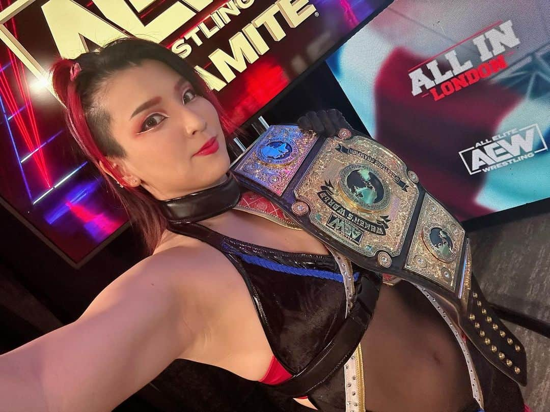 志田光さんのインスタグラム写真 - (志田光Instagram)「Thank you guys tonight✨ And I’m coming, Wembley!!!!!!!! #AEWDynamite  #AEW  #AEWAllIn hikarushida」8月10日 16時44分 - shidahikaru