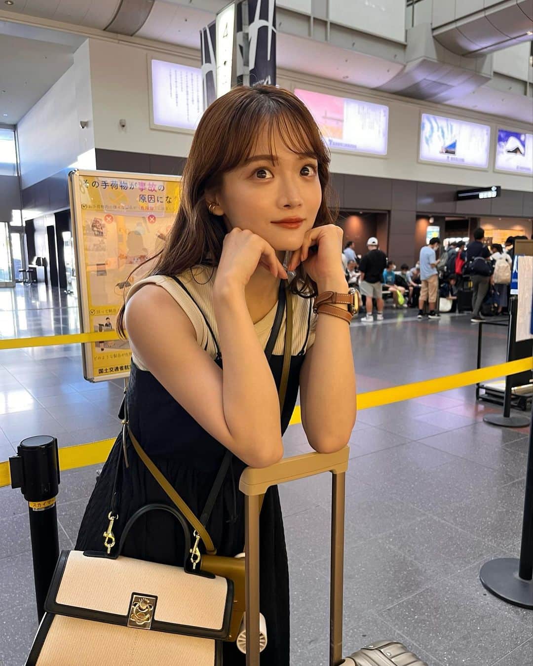 田久保夏鈴のインスタグラム：「佐賀へ✈️ 天気良くてよかった😽☀️  おニューのバッグ👜可愛♡　@cafune.official」