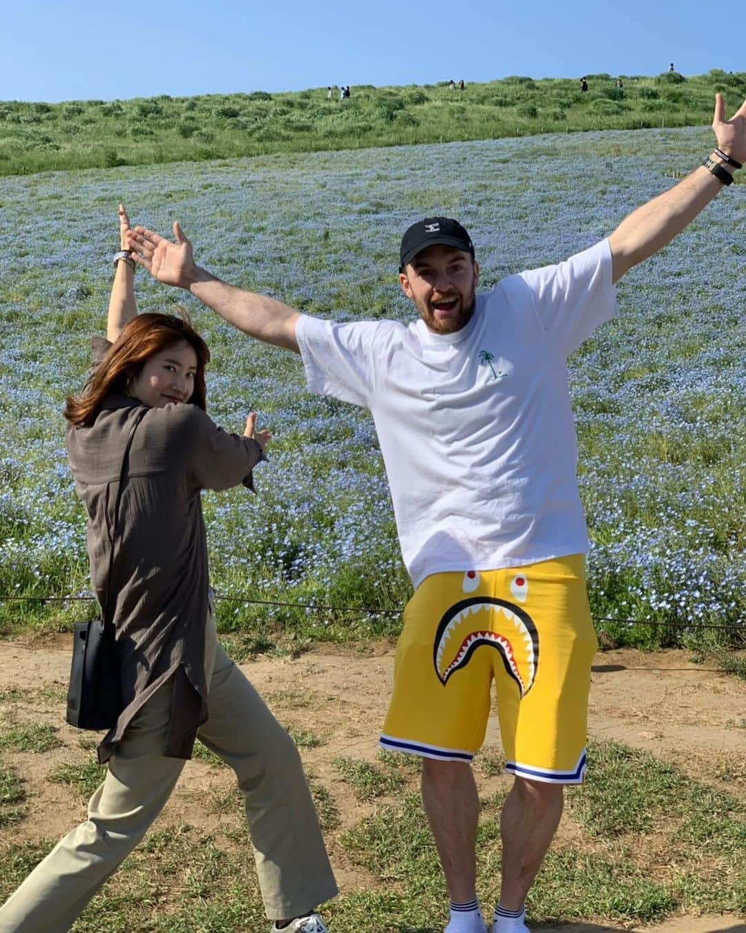 ザック・バランスキーさんのインスタグラム写真 - (ザック・バランスキーInstagram)「2 year wedding anniversary🥰❤️🫶 The sunshine in my life making everyday brighter than the day before😘☀️ 結婚してからもう2年😳毎日ね、愛が強くなる一方ですわ😍❤️ これからも2人らしくふざけながらしょーもないことで爆笑して息できないほど笑っていこうね🤣🫶 毎日が幸せです🫰 I love you AIKO❤️」8月10日 22時21分 - zackab10