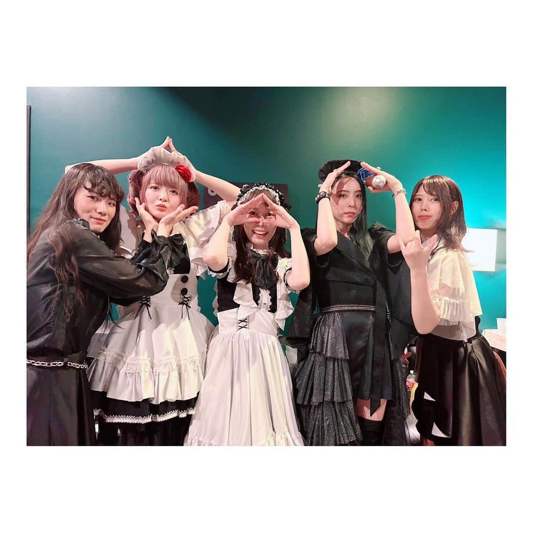 廣瀬茜のインスタグラム：「2023.8.8 "BAND-MAID 10TH ANNIVERSARY TOUR in North America" at Summit  Thank you Denver!  It was so much fun and there was fun jam time! MISA's drums and KANAMI's bass were groovin'🔥lol  #bandmaid #Denver」