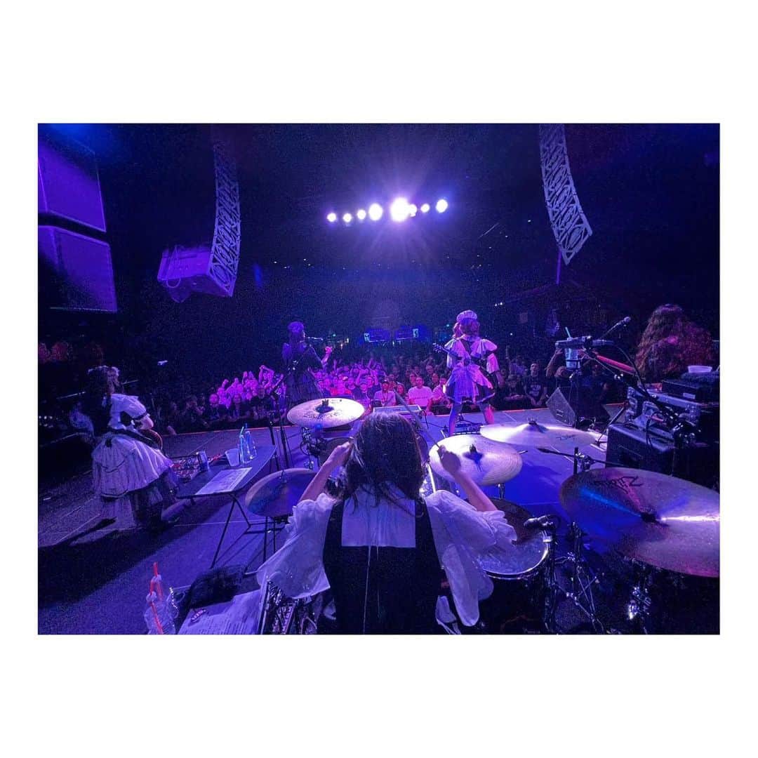 廣瀬茜さんのインスタグラム写真 - (廣瀬茜Instagram)「2023.8.8 "BAND-MAID 10TH ANNIVERSARY TOUR in North America" at Summit  Thank you Denver!  It was so much fun and there was fun jam time! MISA's drums and KANAMI's bass were groovin'🔥lol  #bandmaid #Denver」8月10日 17時04分 - akane_bandmaid