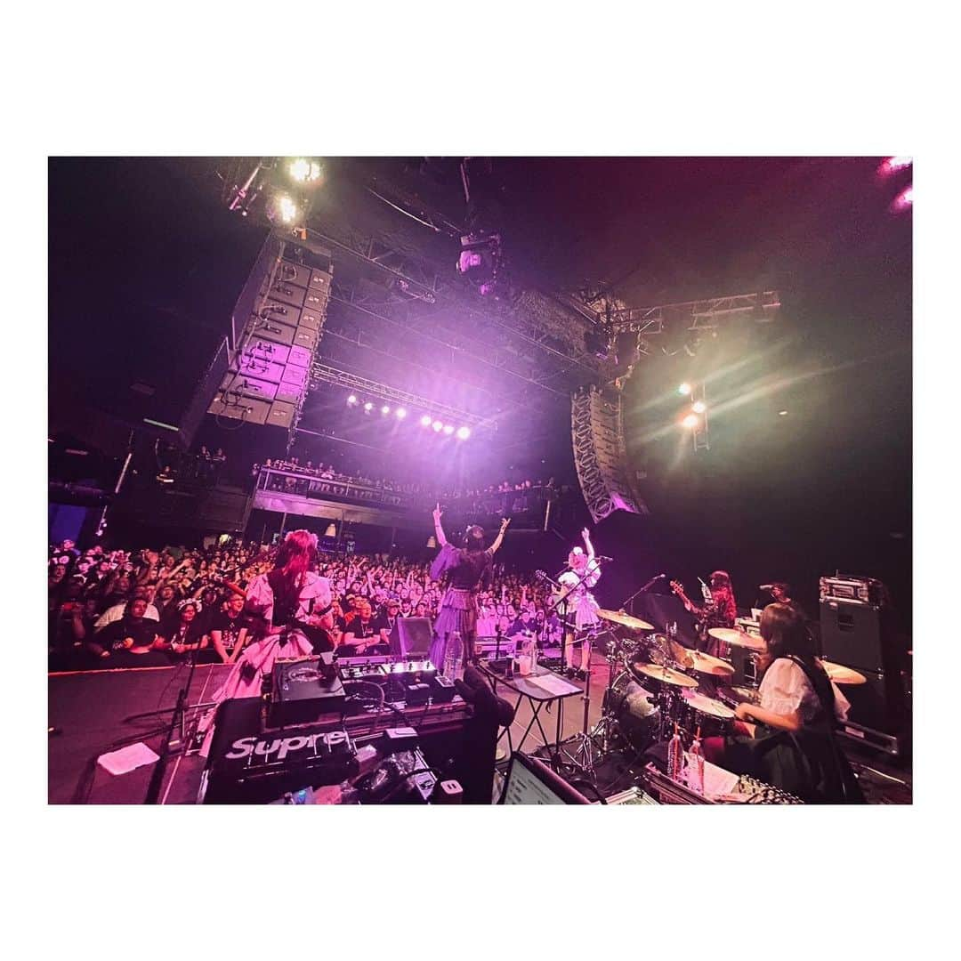 廣瀬茜さんのインスタグラム写真 - (廣瀬茜Instagram)「2023.8.8 "BAND-MAID 10TH ANNIVERSARY TOUR in North America" at Summit  Thank you Denver!  It was so much fun and there was fun jam time! MISA's drums and KANAMI's bass were groovin'🔥lol  #bandmaid #Denver」8月10日 17時04分 - akane_bandmaid