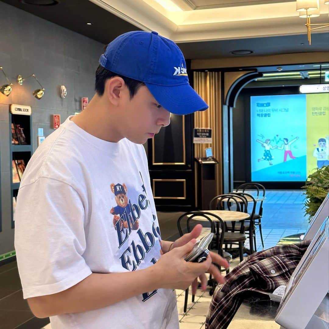 ディノのインスタグラム：「🧢🎞️」