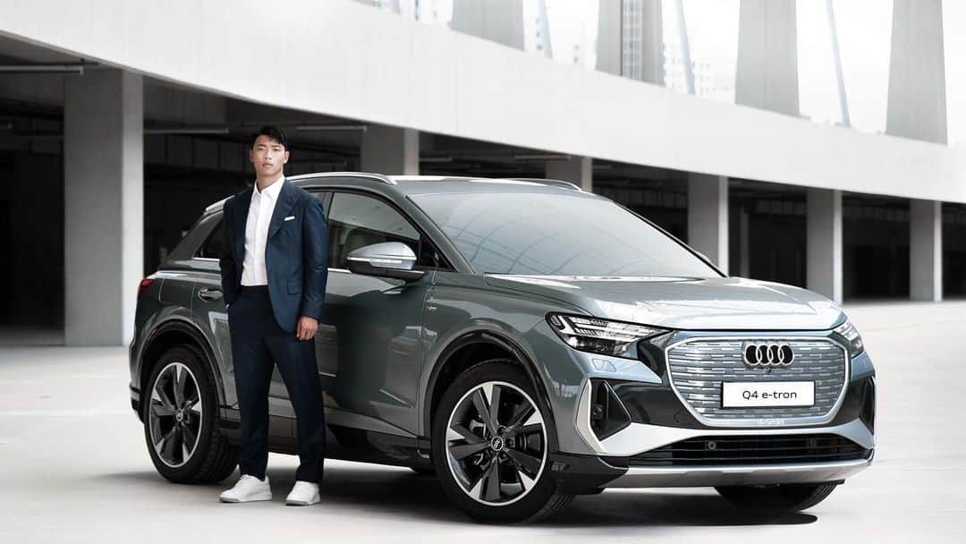 ファン・ヒチャンさんのインスタグラム写真 - (ファン・ヒチャンInstagram)「제가 #Audikorea 의 새로운 홍보대사로 선정되었습니다.  #Q4etron과 제가 함께한 도전에 대한 이야기에 많은 관심과 사랑 부탁드립니다.  @audi_korea_official   #Audi #Q4etron #audi_ambassador」8月10日 17時25分 - hwangheechan