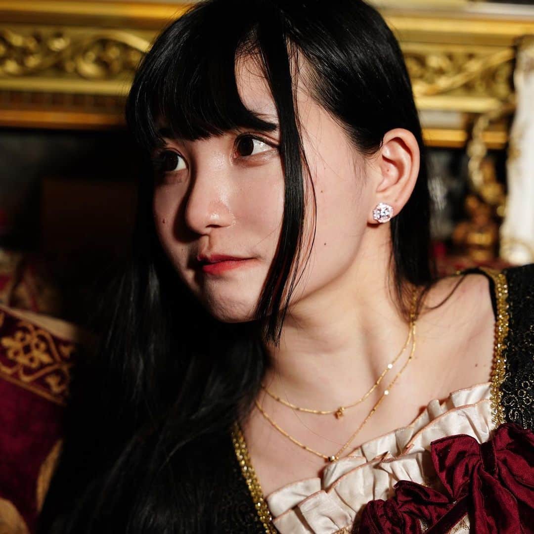 鈴木ことねさんのインスタグラム写真 - (鈴木ことねInstagram)「○ 着せ替え人形🧸 ・ ・ photo by @hachidaaaaa  ・ ・ #人形 #コンカフェ #コンカフェ嬢 #新宿 #新宿コンカフェ #黒髪 #黒髪ロング #黒髪女子 #アイドル」8月10日 17時49分 - szk_koto__