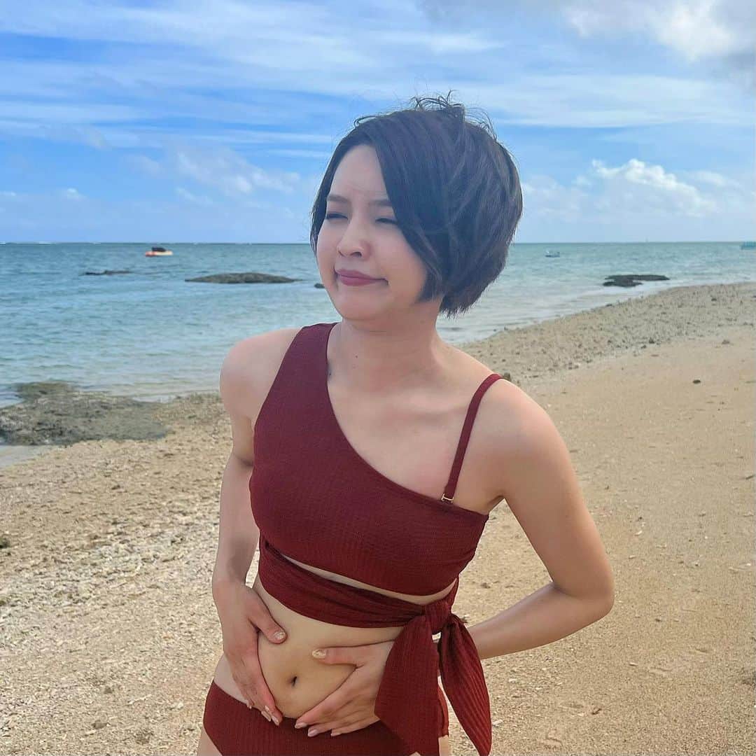 富久美玲さんのインスタグラム写真 - (富久美玲Instagram)「_ . 沖縄で1発目の海に入った日！ 沖縄での水着は妹の物色してきました🤣👍 .」8月10日 18時05分 - mirei_official