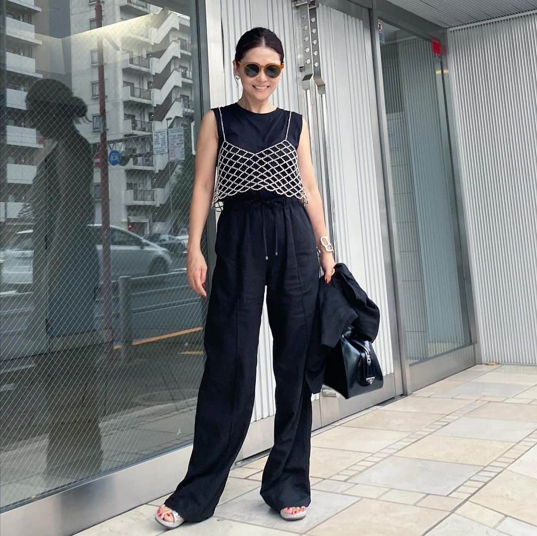 lady.junjunさんのインスタグラム写真 - (lady.junjunInstagram)「. もう〜！ 本当に可愛いビスチェ✨ 私の中の大ヒット😚 キラキラシルバーだよ✨ shiny beads camisole  @longbeach_himeji  @lb_hiipon  身体に沿わない感じも好き♡ . . 脚長に見えるけど実物はこんなんじゃありませんw #longbeachhineji #キラキラビスチェ #シルバーアクセサリー  #シルバービスチェ #アラカンコーデ  #大人カジュアル  #大人かわいい」8月10日 18時05分 - lady.junjun