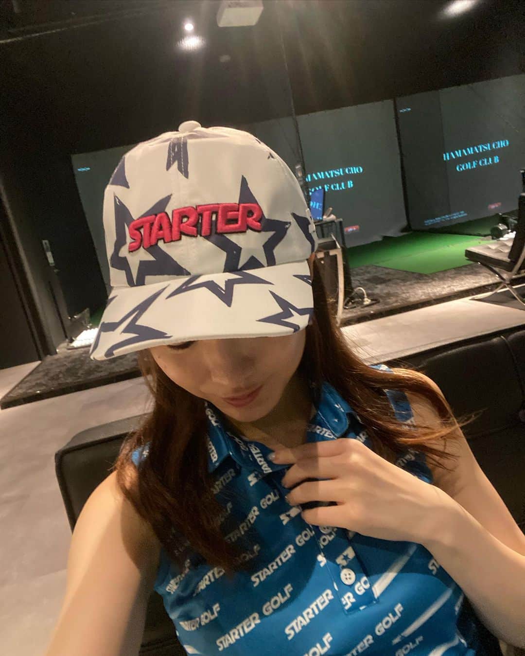 にゃんさんゴルフさんのインスタグラム写真 - (にゃんさんゴルフInstagram)「暑いからシュミレーションゴルフに〜⛳️  ウェア @startergolf   キャップも靴下も🧢 ちょうどネイルもブルー💅  ワンピース色は4色あるよ✨ 身長158cmでSサイズ着てますー！参考までに☝️  ストレッチきいて伸びるからスイングしやすかった！！💙 インナーパンツは別で付いてたよ🙆‍♂️  8/18〜8/20 スイング碑文谷で POPUPやるみたいだから行ってみてね〜☺️⛳️ ゴルフ女子が1日店長するって♡  #startergolf#スターターゴルフ#スイング碑文谷#popup #浜松町ゴルフ倶楽部#シュミレーションゴルフ #ゴルフ女子#夏ゴルフ#ワンピース #골프#모델#한국#高尔夫球#高尔夫球场#好球#一号木杆 #golf#golfwear#golflife#golfswing#golfstagram」8月10日 18時07分 - miiiii0228
