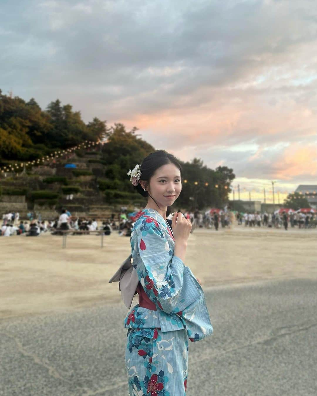 入江美沙希さんのインスタグラム写真 - (入江美沙希Instagram)「日本の夏が好き🎐 ⁡ ⁡ ⁡ ⁡ ⁡ ⁡ ⁡ ⁡ ⁡ ⁡ ⁡ ⁡ ⁡ ⁡ ⁡ ⁡ ⁡ ⁡ #小豆島#お祭り#夏祭り#お祭りへア#夏ヘア#夏へアアレンジ#夏ヘアスタイル#お祭りへアセット#夏のお出かけ＃浴衣#浴衣へア#浴衣ヘアセット#浴衣ヘアアレンジ#着物へアアレンジ#夏着物#まとめ髪#まとめ髪アレンジ#浴衣メイク#着物メイク#夏メイク#夏休み#前髪なし#高校生#06#jk2#jk#Japan#yukata#festival」8月10日 18時11分 - irie_misaki_official