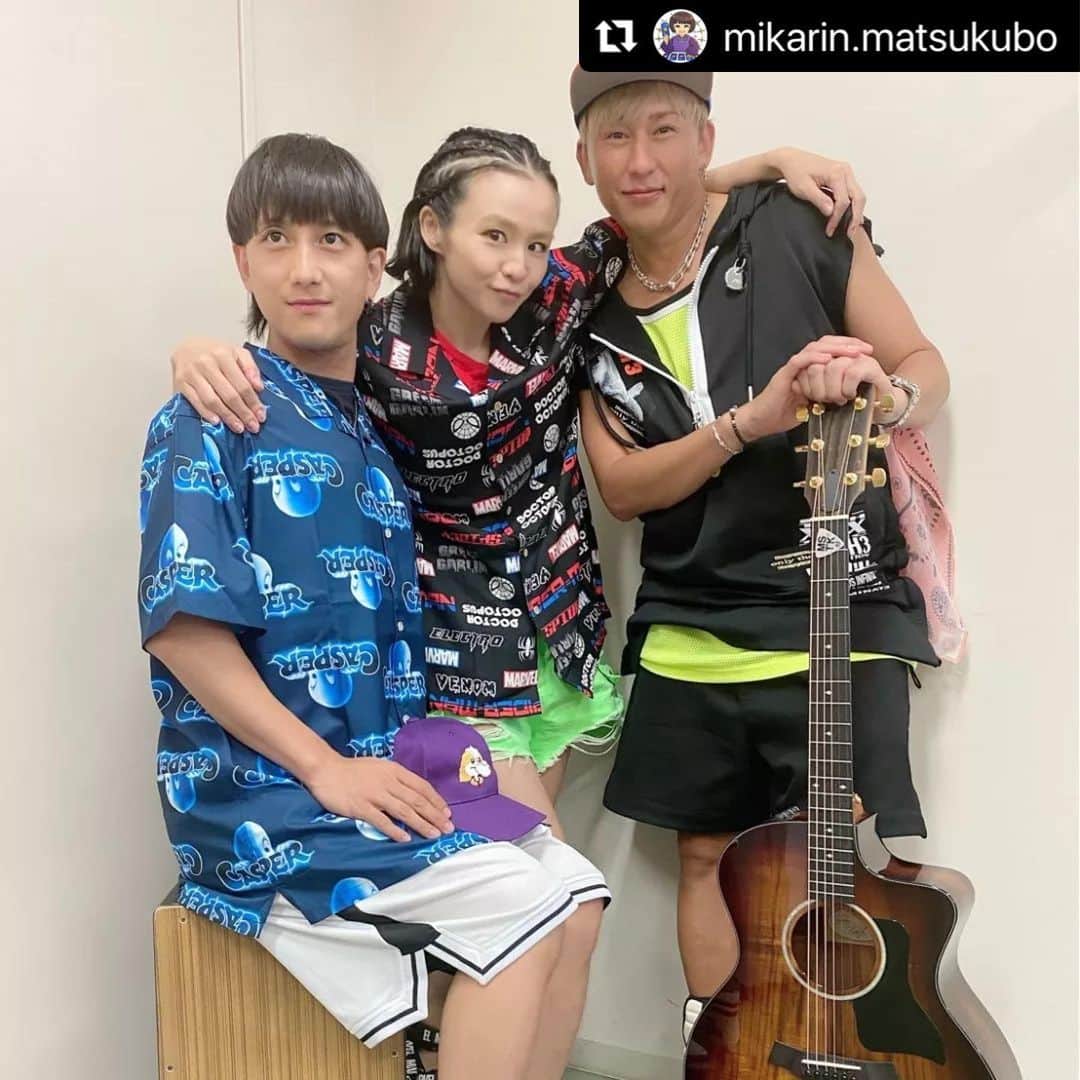 misoNosukeさんのインスタグラム写真 - (misoNosukeInstagram)「. . @nosukedrummer も @az__japan も  自分も完全にプライベートでお祝い♡ ドッキリ大成功（笑）  ↓  #Repost @mikarin.matsukubo with @use.repost  【フラリッシュエンターテイメントのフェス2日目】  トウキヨウヒウヰロー＆maya、moist 、馬原美穂の3組のライブをお届けしました。  なんと終わった後にサプライズがあり！ 私が担当したアーティスト達  camino、LeMpick?、G-plus＋、AYASA、松本隆博、スタッフ、関係者の皆様から  お祝いのメッセージや歌など 動画のプレゼントからの…  misoNosuke＆AZが シークレットゲストで登場して  まさかの生演奏で披露！？ ビックリしすぎて感情がぐちゃぐちゃ(笑)  言葉にならない感動を皆様 ありがとうございました。  またゆっくり書きます！ まだドキドキが止まらない。  忘れられない周年イベントになりました。 幸せすぎます。  本当にありがとうございました。 最終日は松本兄さんと  はさみ家紙太郎さんのイベントです！！ 皆様お待ちしております！！  #馬原美穂 #トウキヨウヒウヰロー #maya  #moist  #関西から駆けつけてくれた  #misono  #Nosuke  #ハワイにいたと思ってた #AZ #caminoのKIKU＆TAKA #バイオリニストAYASA  #ジープラスchiaki&インディ #前ちゃん&うっちー&かほちゃん #発するFMの皆さん #映像サンエコーチーム #音響照明CSEチーム #スタッフのみなさん #みんな大好きです　 #ドッキリすぎた #みんなありがとう #幸せすぎる」8月10日 18時11分 - misono_koda_official