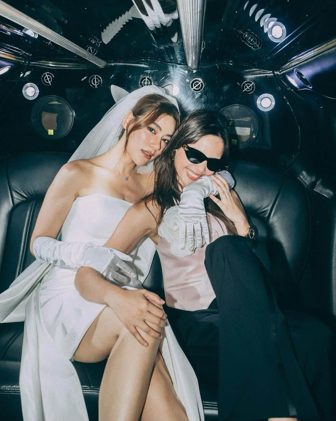 ウッラサヤー・セパーバンのインスタグラム：「No words, you’re my ride or die.  #kimberleysbachelorette」