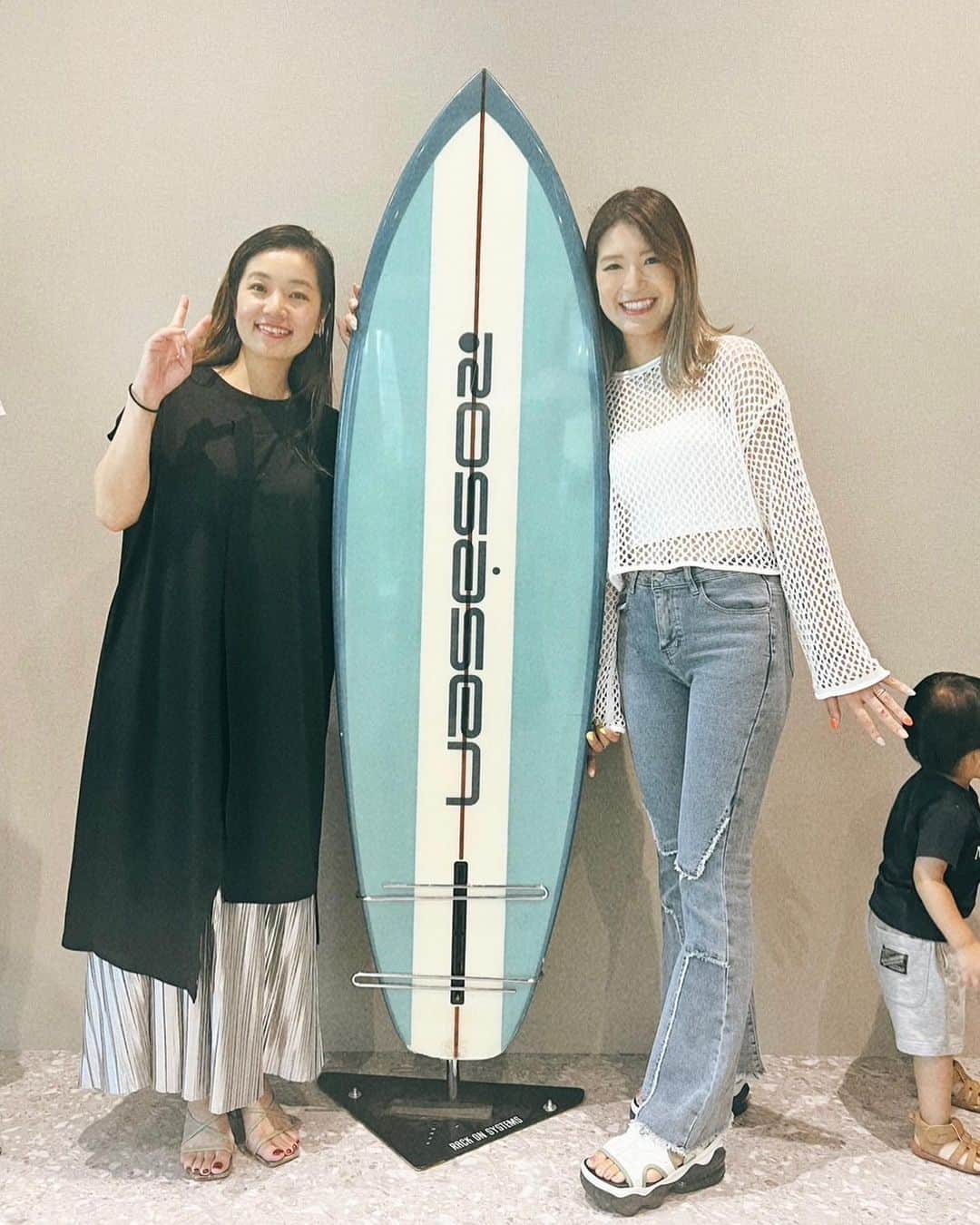 大西葵のインスタグラム：「.  すっごくお世話になっている 網干さんと竹内さん🥰  いつもありがとうございます♡  来年のウェアも可愛くて かっこよくて今から楽しみ🤦‍♀️  @rosasen_aline   . #rosasen  #rosasenaline」