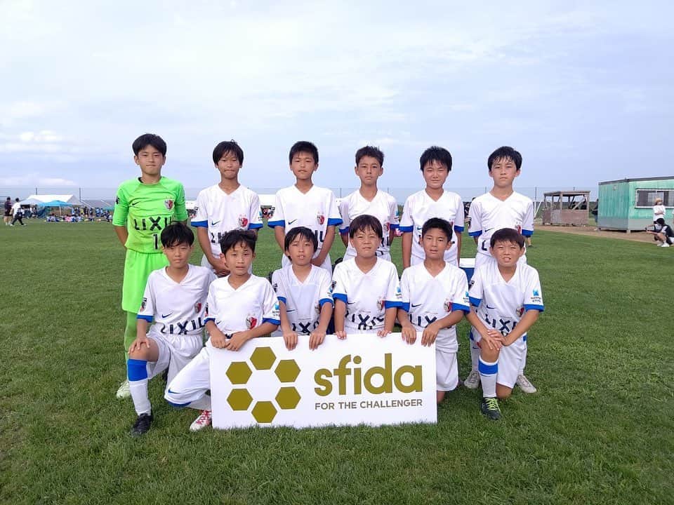 のインスタグラム：「. U-12北海道フットボールドリームカップ2023  全国から強豪クラブが北海道に集結！ 熱い闘いを繰り広げました🔥  優勝は鹿島アントラーズジュニア🏅 準優勝は柏レイソル🥈でした！  参加チーム📸をお届け！  @fdcuphokkaido   #FDカップ #fdcup #sfida #スフィーダ #サッカー #少年サッカー #サッカー少年 #サッカー少女」