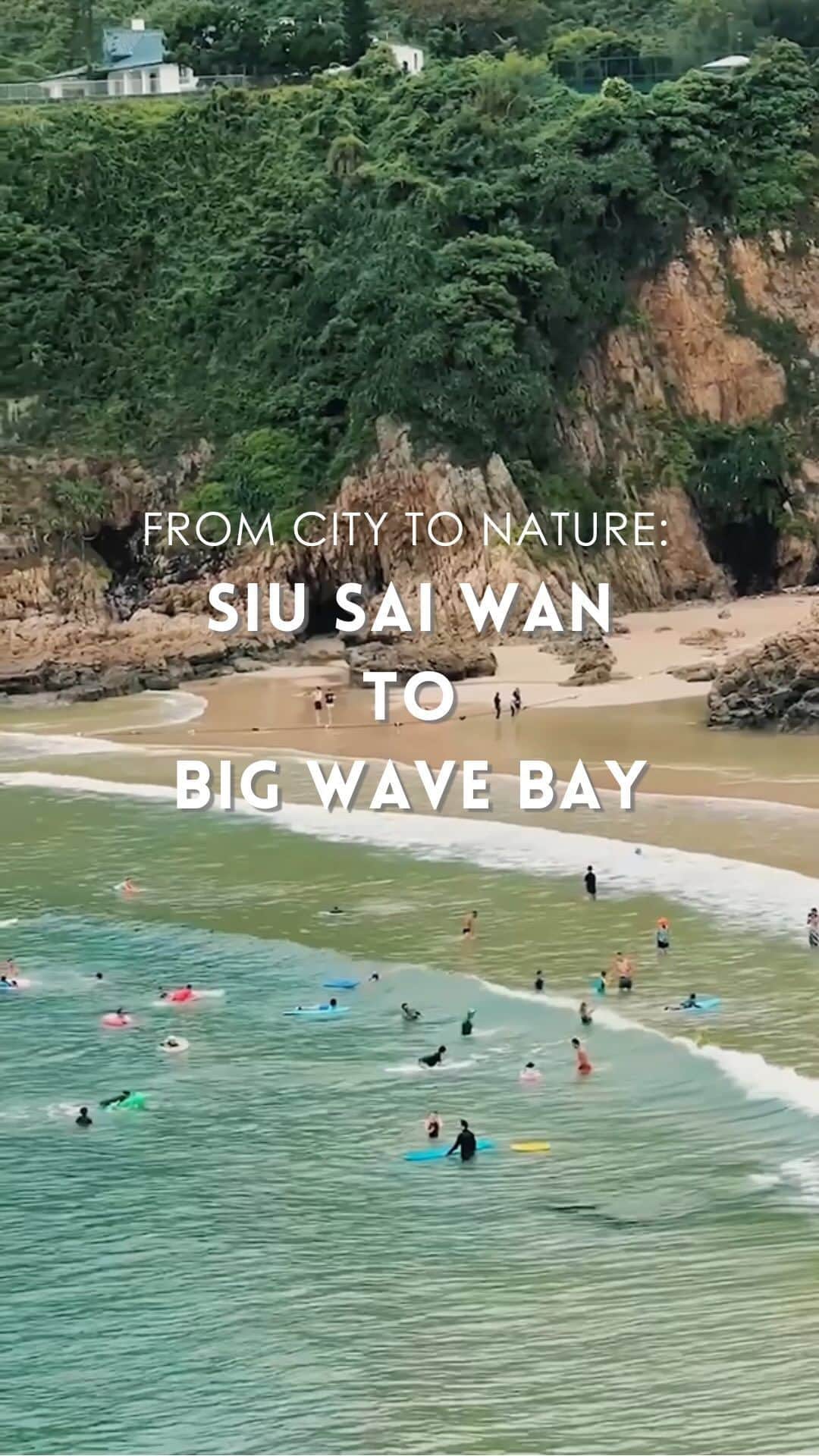 Discover Hong Kongのインスタグラム：「Come for the hike⛰️ or come for the beach🏄‍♂️🌊 Join us on a hike from Siu Sai Wan to Big Wave Bay to catch some thrilling waves and soak in the stunning coastal views along the way!⛰️Whether you’re a seasoned pro or a beginner, this hidden gem is perfect for a summer adventure!☀️😎  上山遠足慢步行⛰️抑或到海灘同陽光玩遊戲🏄‍♂️🌊 ？ 從小西灣徒步到大浪灣，耳聽大海浪濤聲，沿路欣賞香港優美海岸曲線景色！⛰️ 無論你是經驗豐富還是初階新手，這條路線路線既安全又輕鬆，絕對是今個夏季必去的行山路線。☀️😎  📍: Siu Sai Wan 小西灣 📍: Big Wave Bay 大浪灣  #FromCitytoNature #HelloHongKong #DiscoverHongKong」