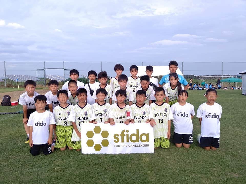 のインスタグラム：「. U-12北海道フットボールドリームカップ2023  全国から強豪クラブが北海道に集結！ 熱い闘いを繰り広げました🔥  参加チーム📸をお届け！  @fdcuphokkaido   #FDカップ #fdcup #sfida #スフィーダ #サッカー #少年サッカー #サッカー少年 #サッカー少女」
